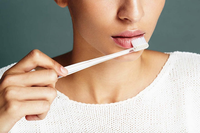 5 Beauty Hacks To Make Your Lips Look Plump